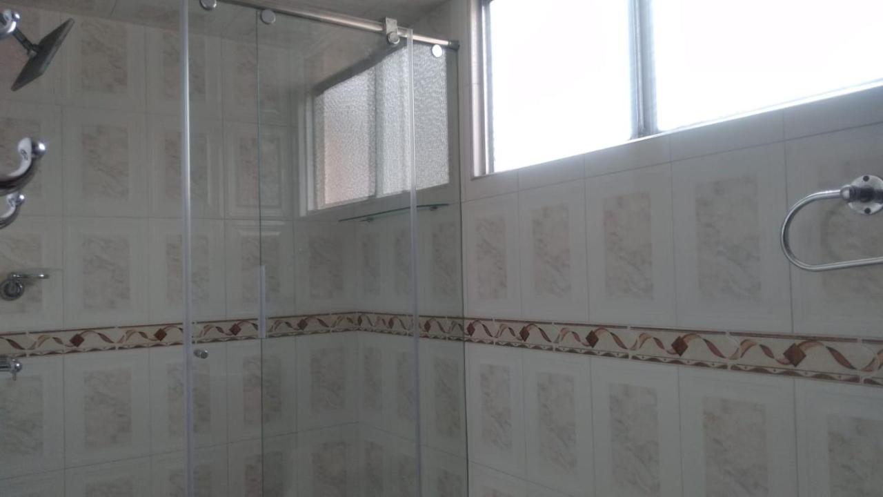 Calida, Comoda, Habitacion Amoblada Cerca Al Portal 80 * Bogotá